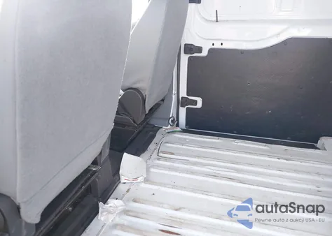 2017 Ford Transit-250 z USA, uszkodzony, nr VIN 1FTYR2DM3HKA95624